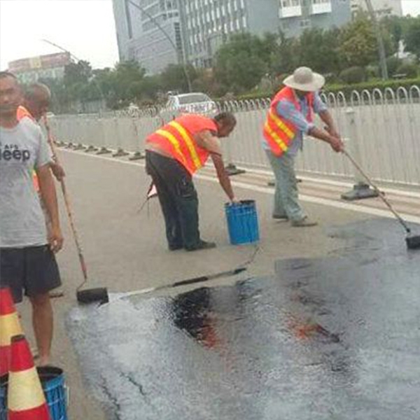 Asphalt pavement maintenance agent